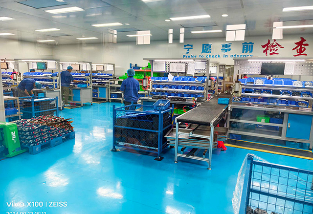 Directional control valve Dust-free assembly workshop